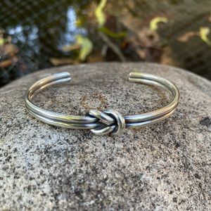 James Avery Retired Lovers Knot Cuff